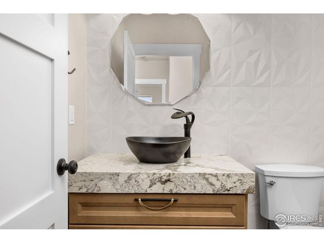 9360 Meadow Farms Dr, Milliken, CO 80543