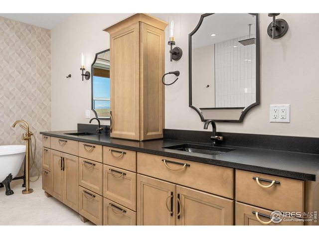 9360 Meadow Farms Dr, Milliken, CO 80543