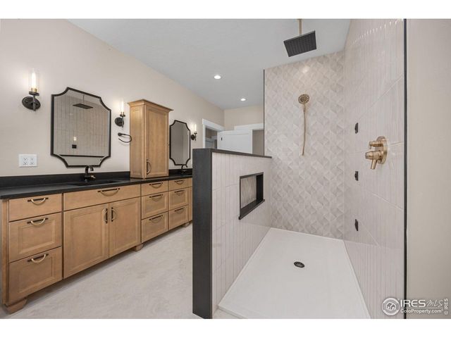 9360 Meadow Farms Dr, Milliken, CO 80543