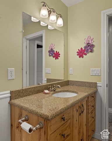 351 W SKYLINE DR, Loa, UT 84747