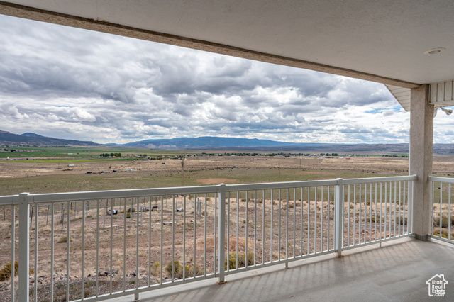 351 W SKYLINE DR, Loa, UT 84747