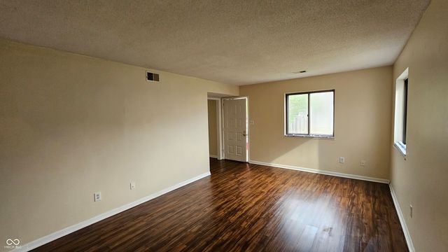6061 WingedFoot Court, Indianapolis, IN 46254