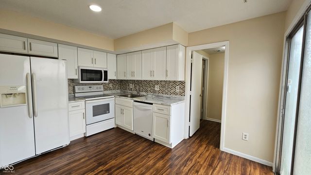 6061 WingedFoot Court, Indianapolis, IN 46254