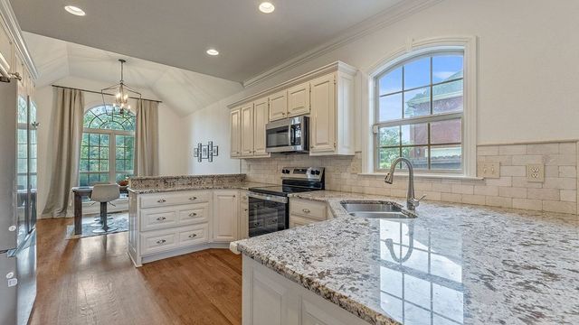 200 NW O Street, Bentonville, AR 72712