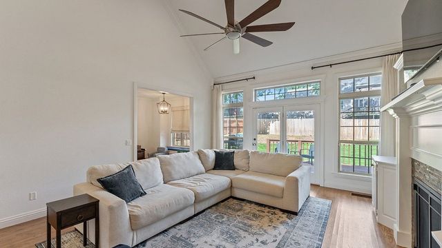 200 NW O Street, Bentonville, AR 72712