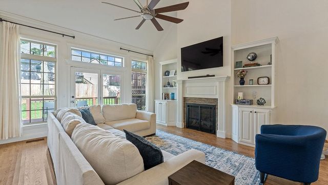 200 NW O Street, Bentonville, AR 72712