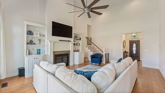 200 NW O Street, Bentonville, AR 72712