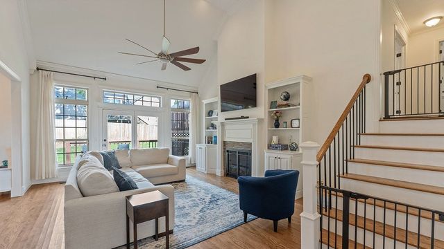 200 NW O Street, Bentonville, AR 72712