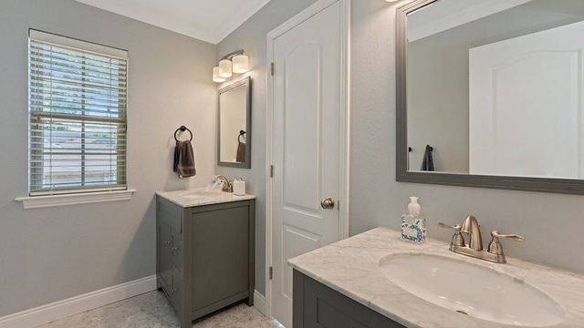 200 NW O Street, Bentonville, AR 72712