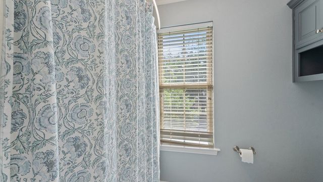 200 NW O Street, Bentonville, AR 72712