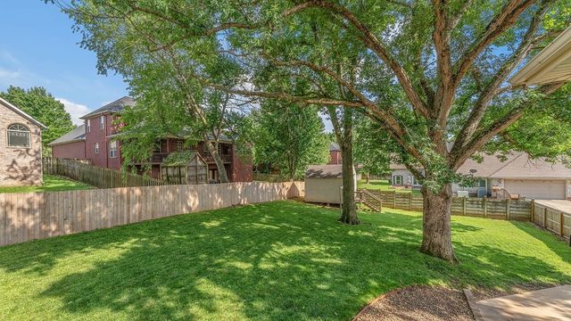 200 NW O Street, Bentonville, AR 72712