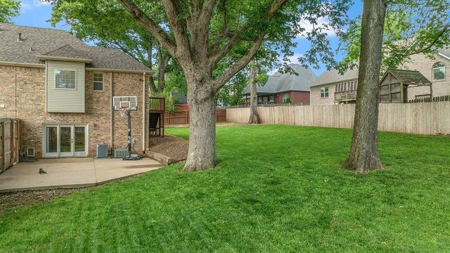200 NW O Street, Bentonville, AR 72712