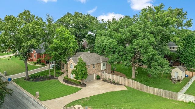 200 NW O Street, Bentonville, AR 72712