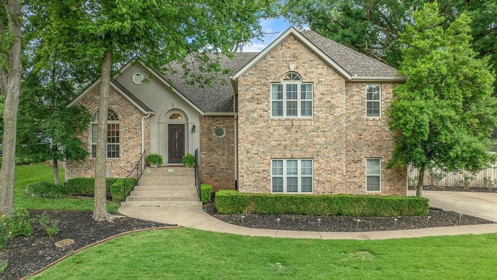 200 NW O Street, Bentonville, AR 72712