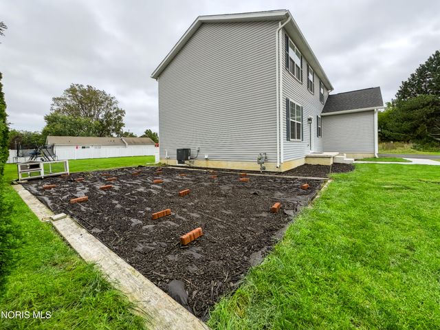 27821 Schriber Street, Walbridge, OH 43465