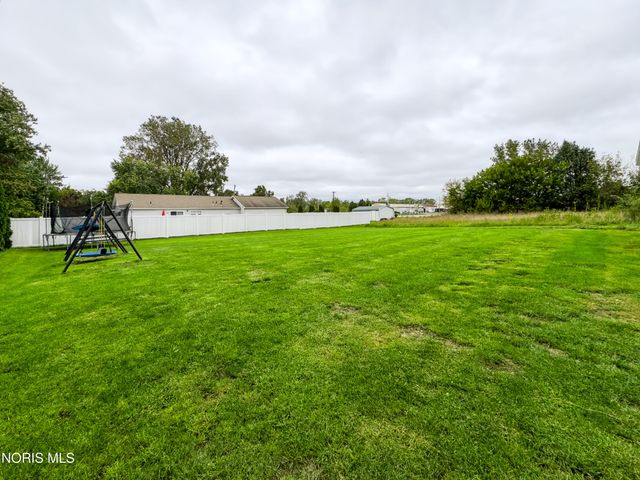 27821 Schriber Street, Walbridge, OH 43465