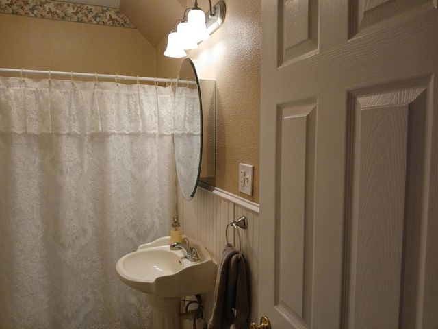 1003 Oakgrove AVE, Martinsville, VA 24112