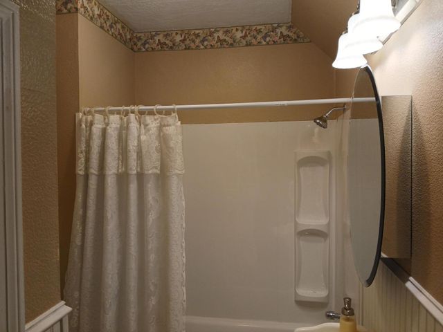 1003 Oakgrove AVE, Martinsville, VA 24112