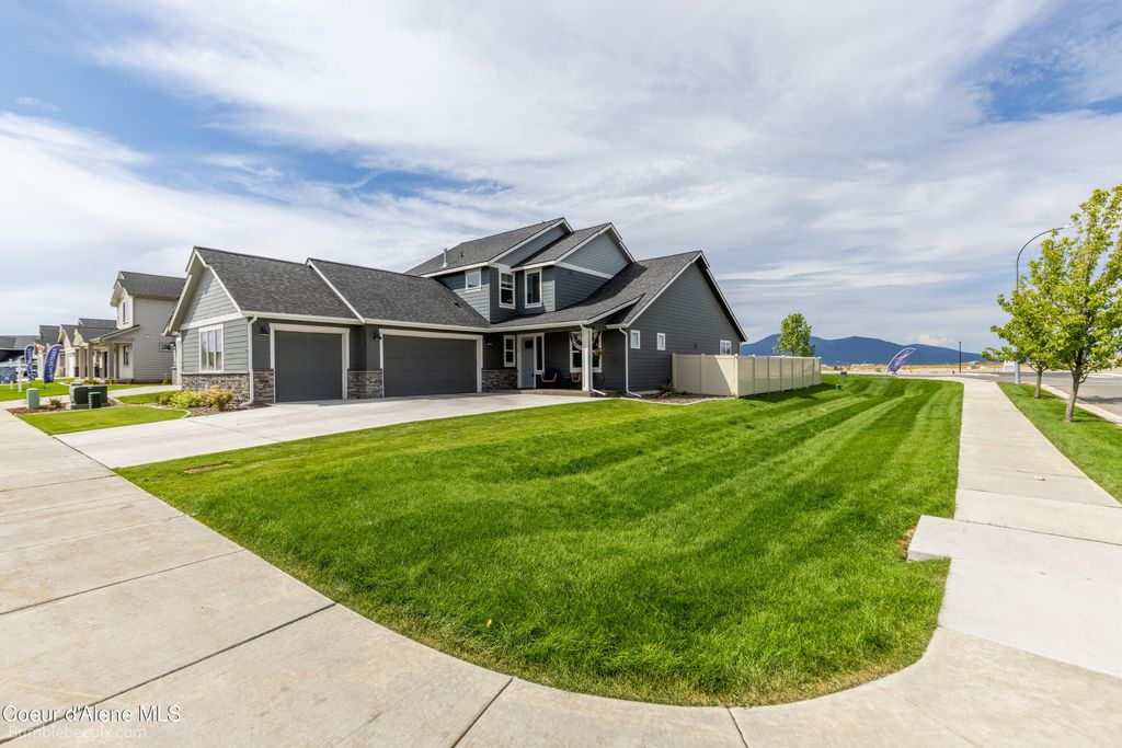3366 N Cyprus Fox Loop, Post Falls, ID 83854