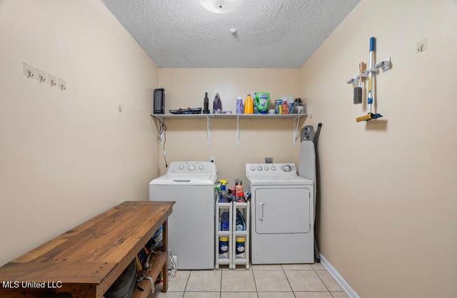 7669 Meadow Ridge Lane, Olive Branch, MS 38654