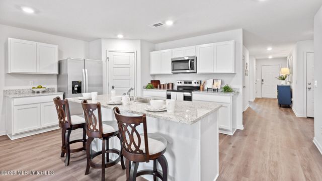 772 Statesman Drive, Byram, MS 39272