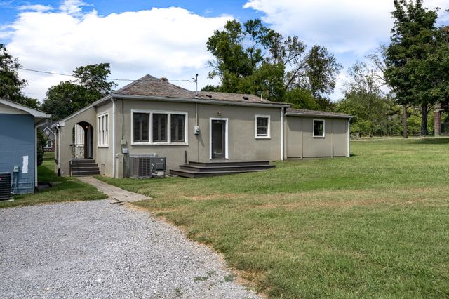 1301B Riverside Dr, Nashville, TN 37206