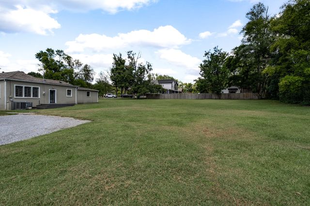1301B Riverside Dr, Nashville, TN 37206