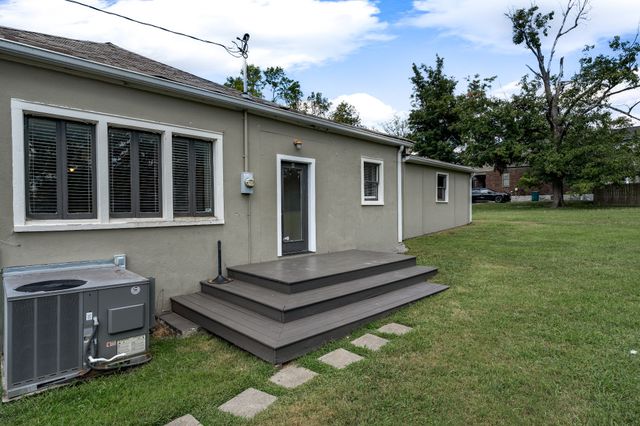 1301B Riverside Dr, Nashville, TN 37206