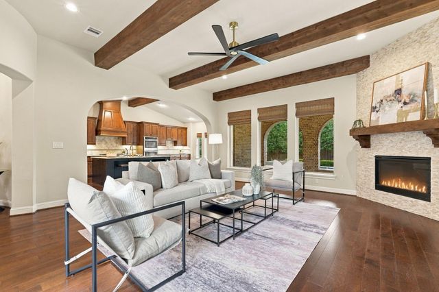 51 Woodglade Way, The Woodlands, TX 77375