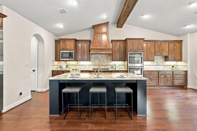 51 Woodglade Way, The Woodlands, TX 77375