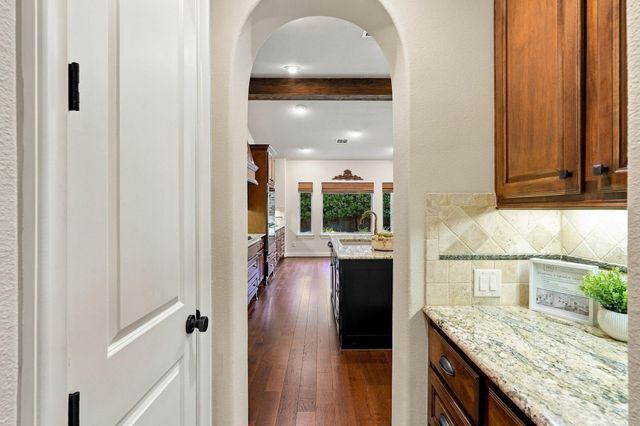 51 Woodglade Way, The Woodlands, TX 77375