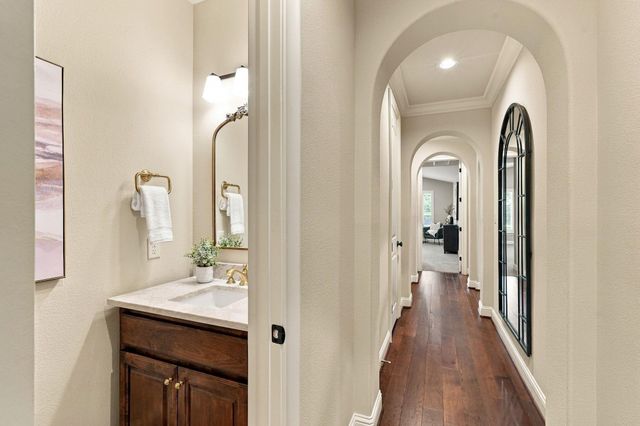51 Woodglade Way, The Woodlands, TX 77375