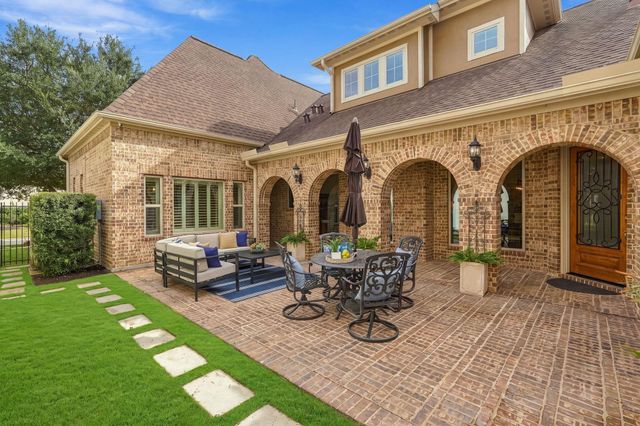 51 Woodglade Way, The Woodlands, TX 77375