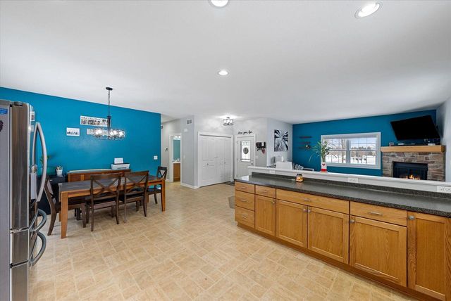 1457 Red Oak DRIVE, Hartford, WI 53027