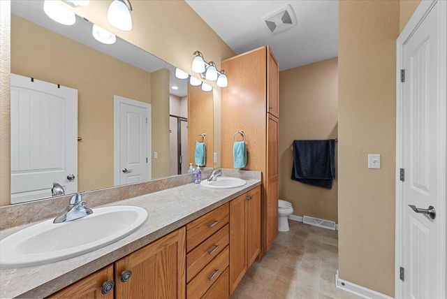 1457 Red Oak DRIVE, Hartford, WI 53027