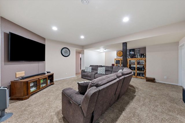 1457 Red Oak DRIVE, Hartford, WI 53027