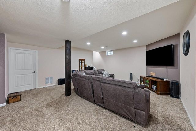 1457 Red Oak DRIVE, Hartford, WI 53027