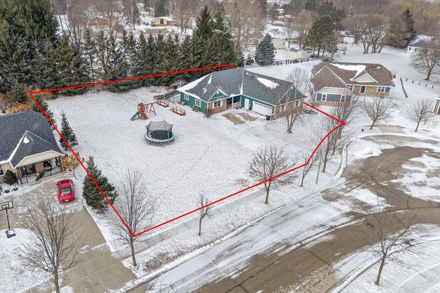 1457 Red Oak DRIVE, Hartford, WI 53027