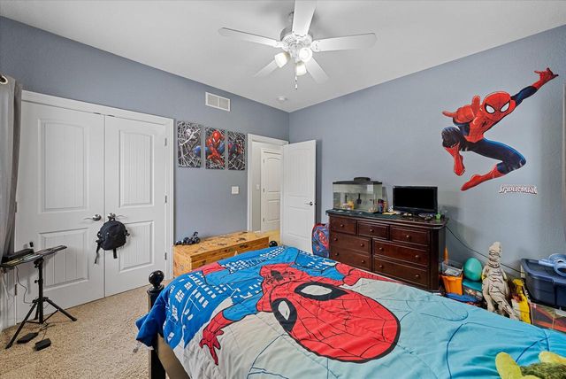 1457 Red Oak DRIVE, Hartford, WI 53027