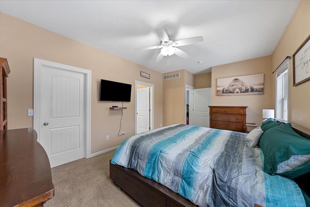 1457 Red Oak DRIVE, Hartford, WI 53027