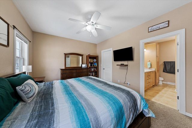 1457 Red Oak DRIVE, Hartford, WI 53027