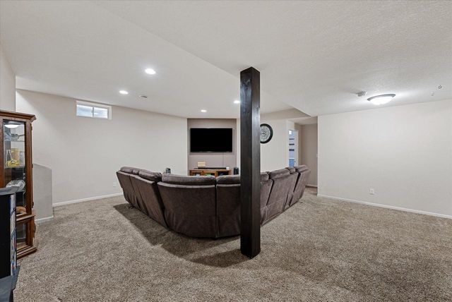 1457 Red Oak DRIVE, Hartford, WI 53027