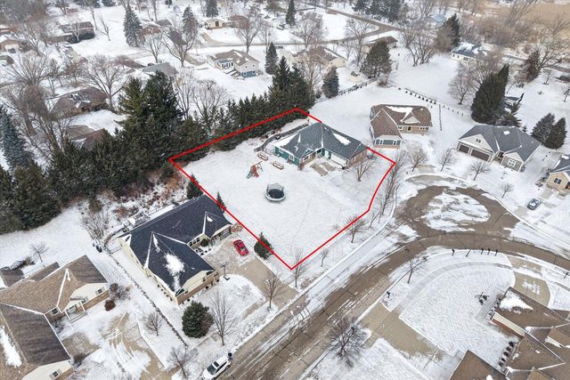 1457 Red Oak DRIVE, Hartford, WI 53027