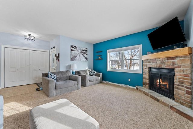 1457 Red Oak DRIVE, Hartford, WI 53027