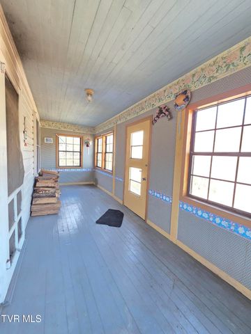 6793 Robinette Valley Road, Duffield, VA 24244