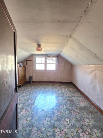 6793 Robinette Valley Road, Duffield, VA 24244