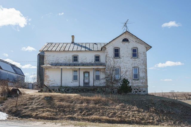 W6353 Abbott DRIVE, Random Lake, WI 53075