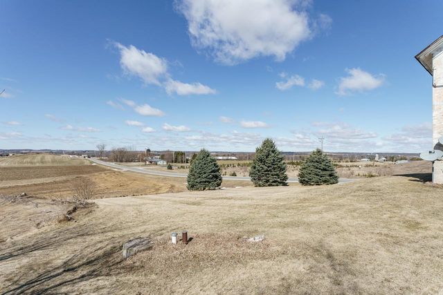 W6353 Abbott DRIVE, Random Lake, WI 53075