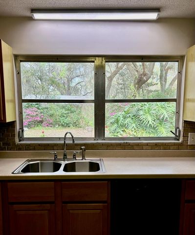 8136 NW 5TH COURT, Gainesville, FL 32607