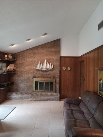 8136 NW 5TH COURT, Gainesville, FL 32607
